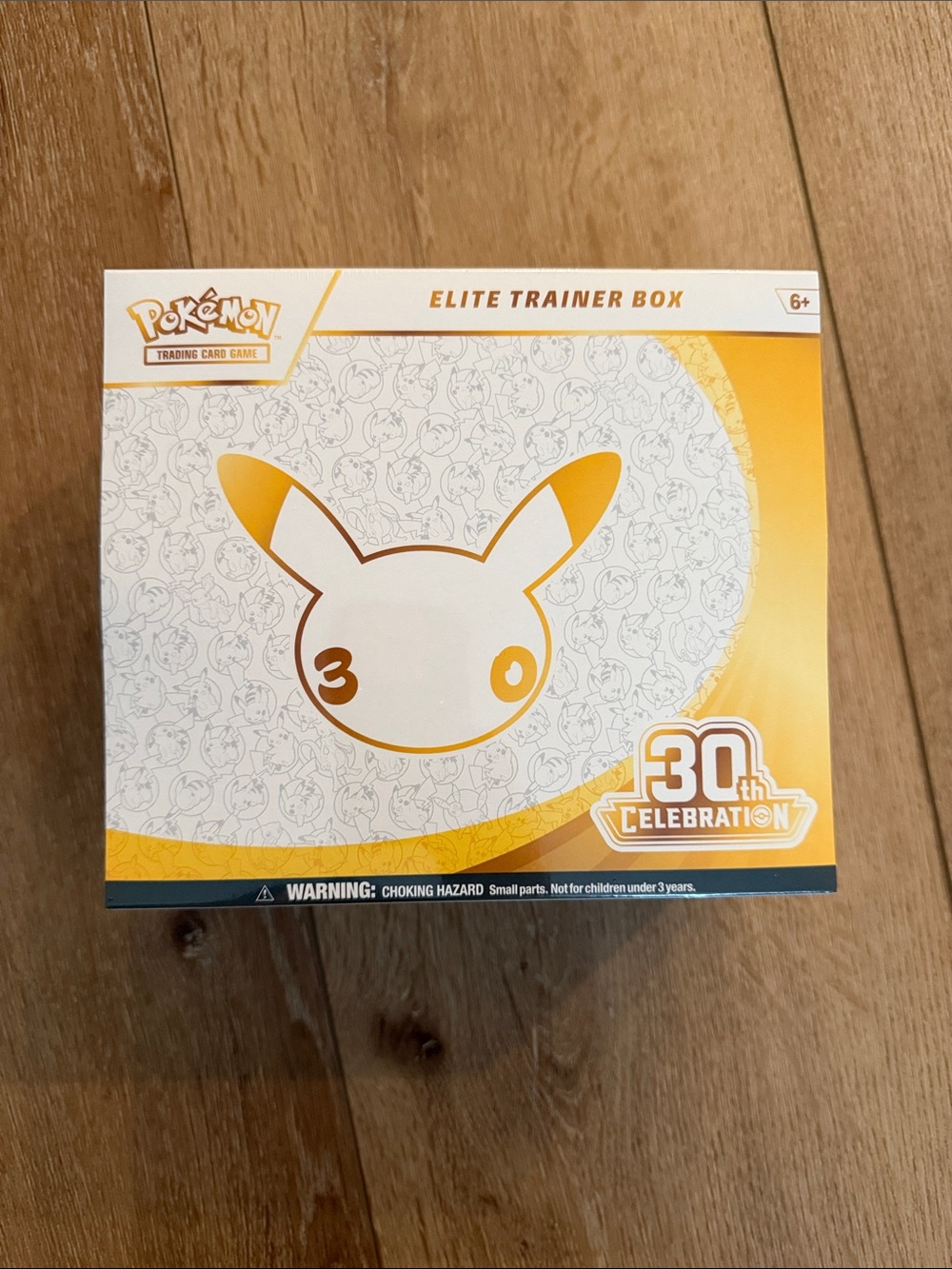 Elite Trainer Box 30th Celebration - White/Yellow